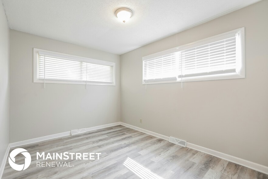 Building Photo - 8304 Longview Rd