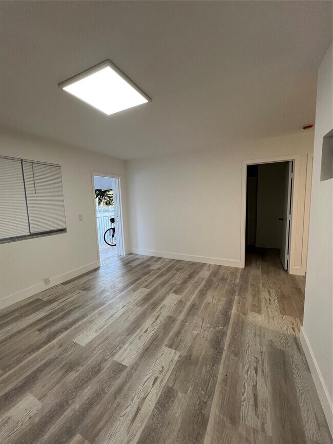 Building Photo - 2115 N Ocean Blvd