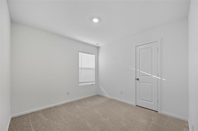 Building Photo - 1013 Raintree Rd