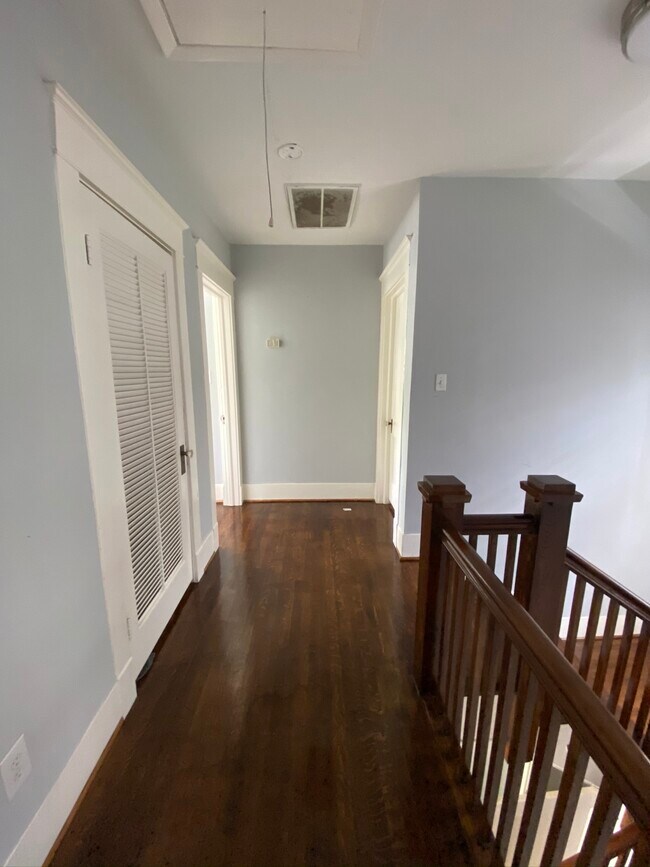 Building Photo - 520 Sul Ross St