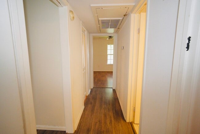 Building Photo - 7600 Burgoyne Rd