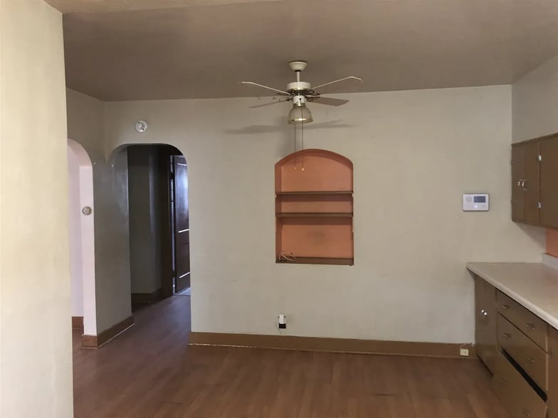 Building Photo - 209 N G St