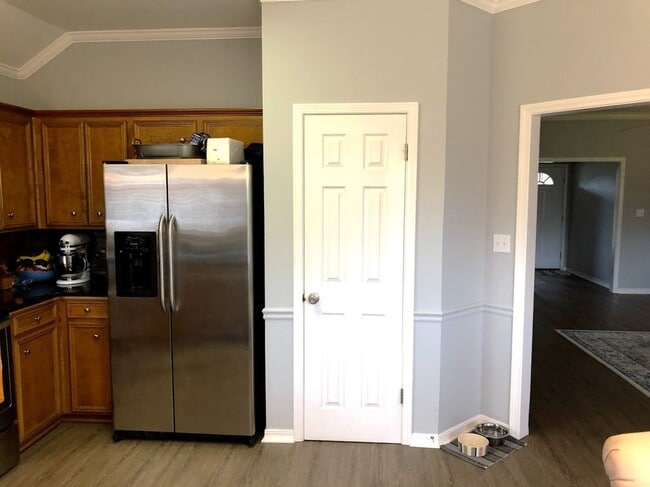 Building Photo - Northgate Village Home.
