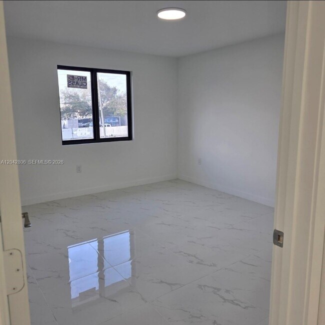 Building Photo - 2729 NW 44th St