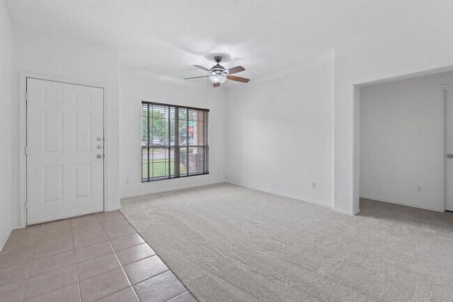 Building Photo - 909 Saba Cove
