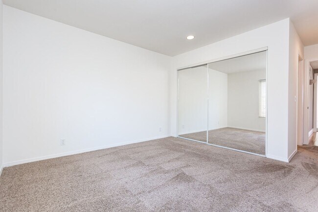 Building Photo - Mission Hills Condo with Stunning Views