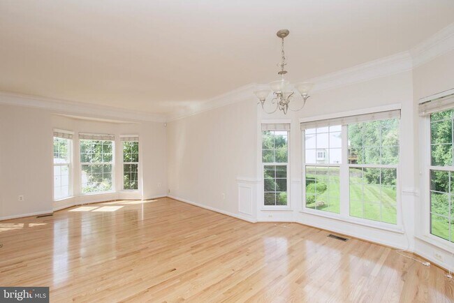 Building Photo - 8393 Jovin Cir