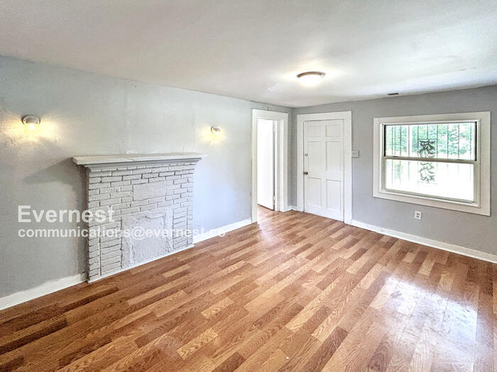 Building Photo - 2028 Powderly Ave SW