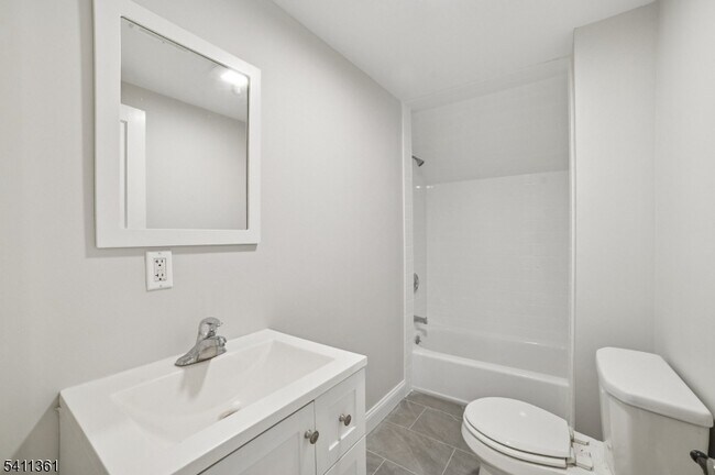 Building Photo - 64 Shunpike Rd