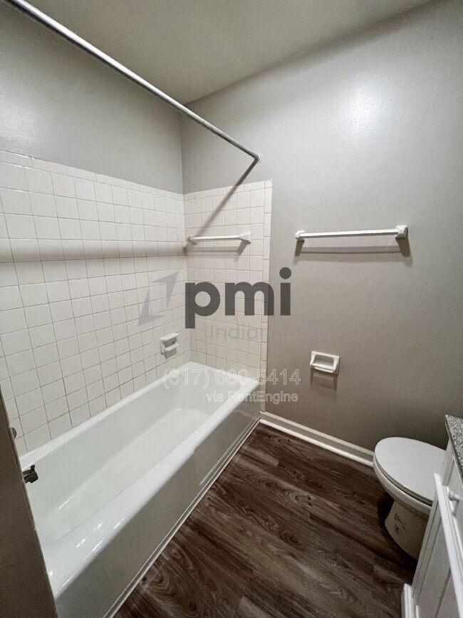 Interior Photo - Ashton Park