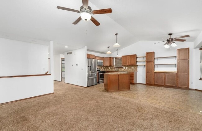 Building Photo - Luxurious Bel Aire Home