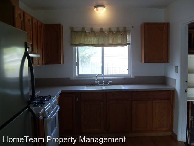 Building Photo - 3 br, 1 bath House - 766 Date Ave