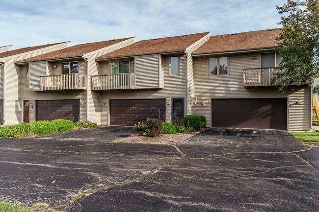 Building Photo - 663 Amphitheater Dr