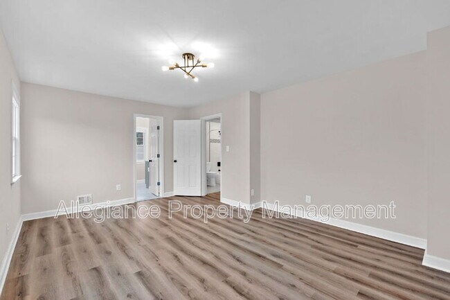 Building Photo - 2215 Lida Ct