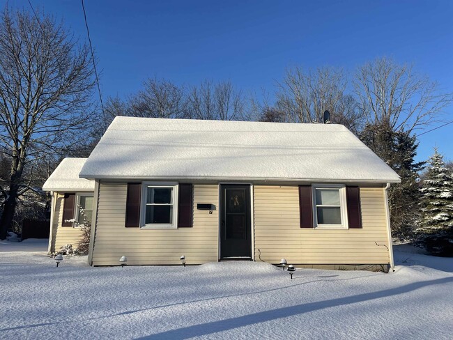 Primary Photo - 7 Central Ave