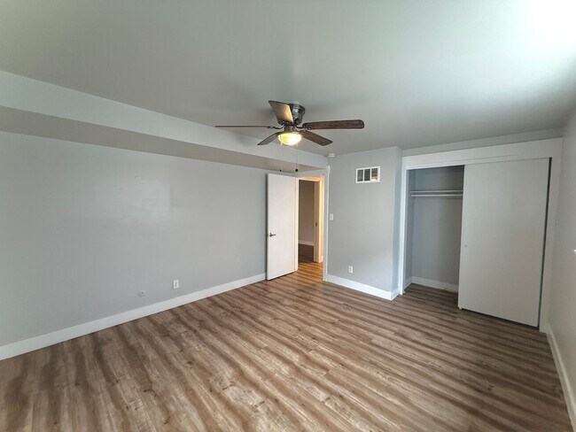 Building Photo - 1 Bedroom Apartment Available February 1st