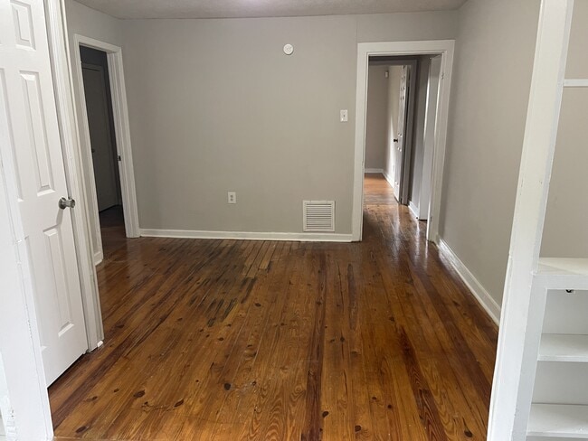 Building Photo - 5457 101st St