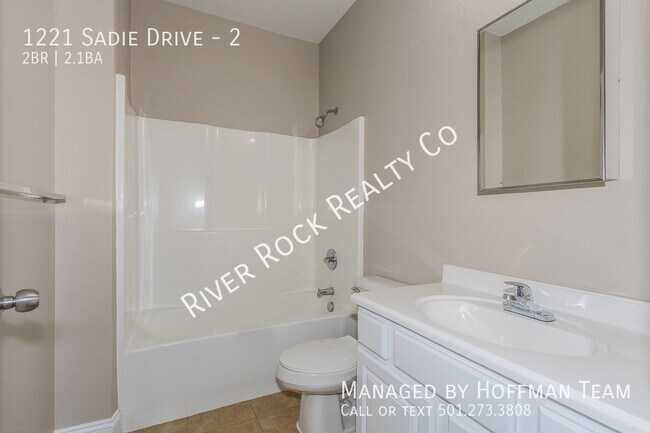 Building Photo - 1221 Sadie Dr