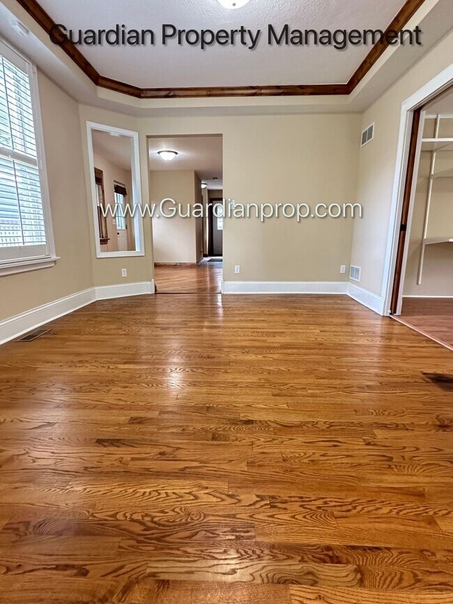 Building Photo - Downtown Hopkins SFH, Fenced Yard, Patio, Spacious Primary, 4 Car Detached Garage