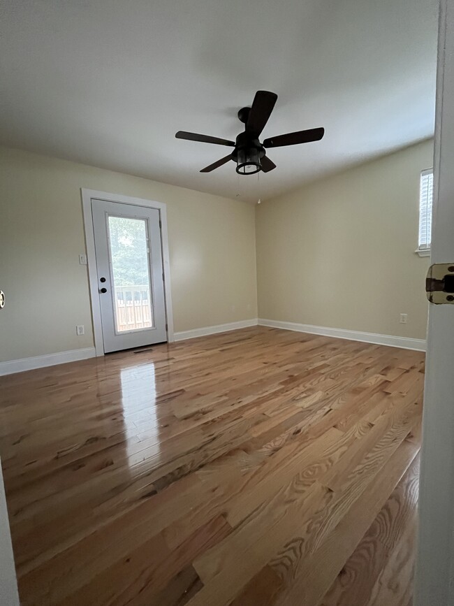 Master Bedroom - 220 Turnwood Dr