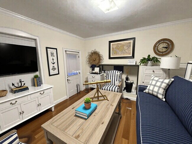 Building Photo - 4 Park Vale Ave