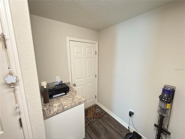 Building Photo - 1088 Zion Dr