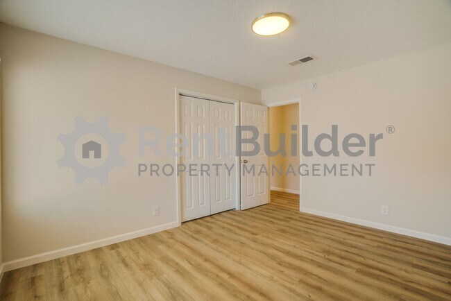 Building Photo - !!!!WOW PRICE INPROVEMENT JUST IN TIME FOR...