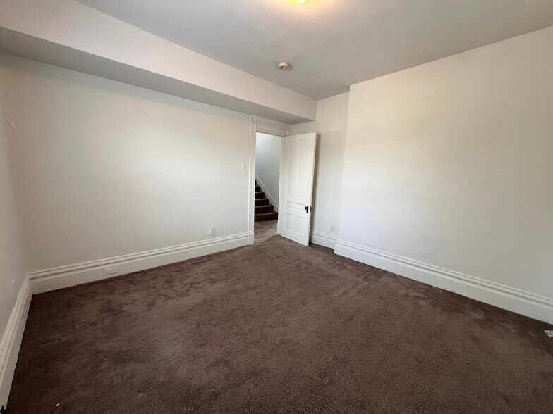 5707#2 - 4707 Maripoe St