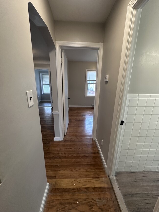 Building Photo - 1240 Avondale Rd