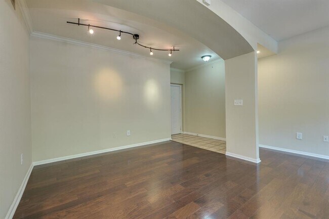 Building Photo - 9525 N Capital of Texas Hwy
