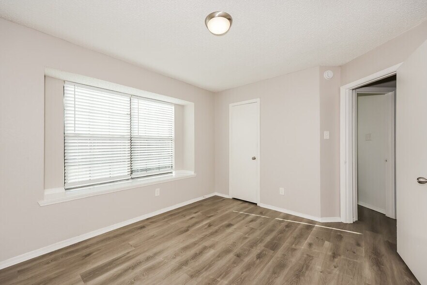 Building Photo - 829 Wyndham Pl