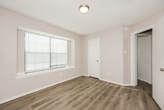 Building Photo - 829 Wyndham Pl