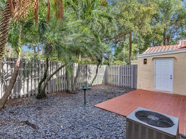 Building Photo - 1353 Springside Dr