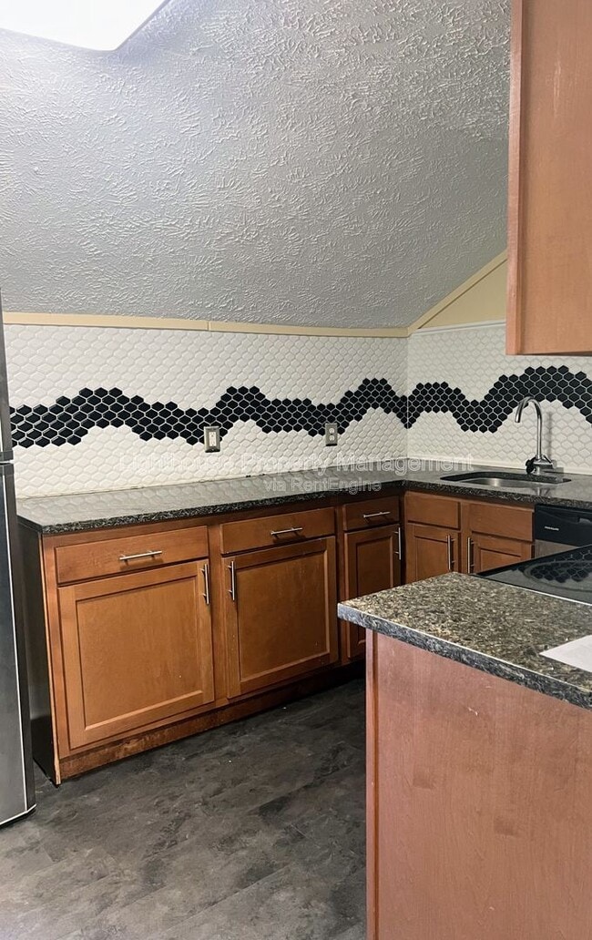 Building Photo - 219 E North St