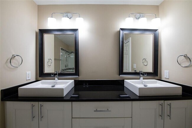 Building Photo - 3275 Lenox Rd NE