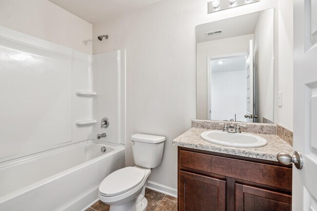 Building Photo - 3092 Hawthorn Farm Blvd