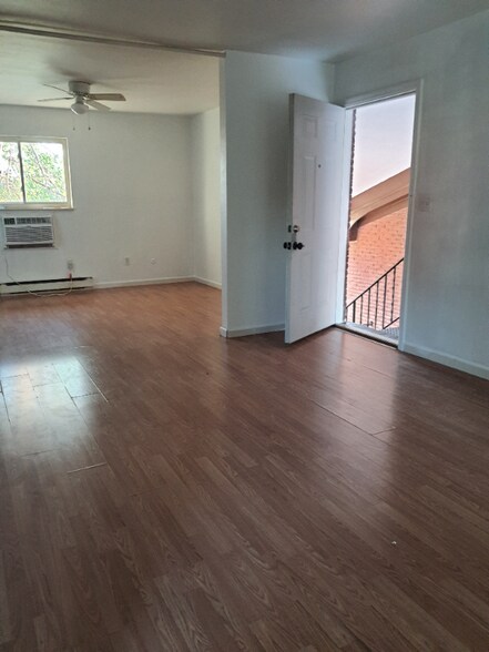 Primary Photo - 712 Cedar Dr
