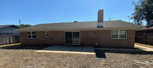 Building Photo - 129 12th Ave