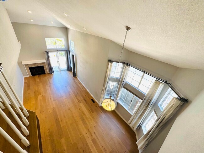 Building Photo - 122 Lynx Ct
