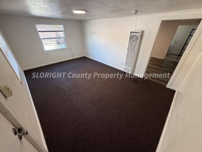 Building Photo - AVAILABLE JULY - Two Blocks From Poly - 2 Bed / 1 Bath