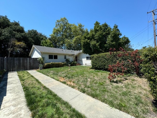 Building Photo - 4845 Marshall Dr