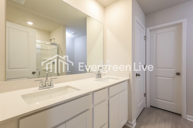 Building Photo - 108 Meadow Gate Ct