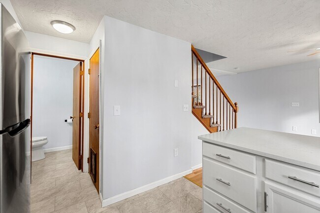 Building Photo - 206 Cardinal Ln