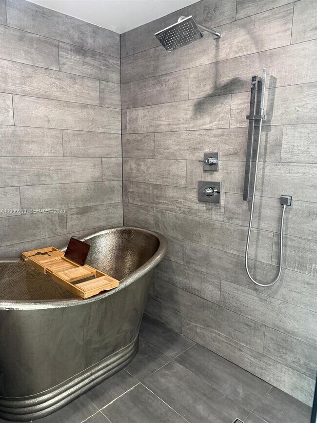 Building Photo - 888 Biscayne Blvd