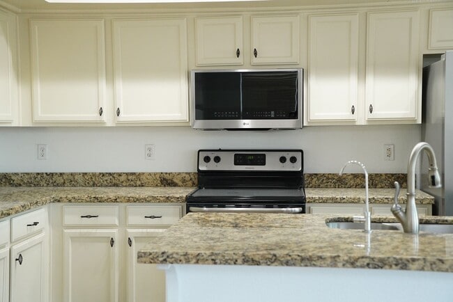 Building Photo - 1231 N Firehouse Ct