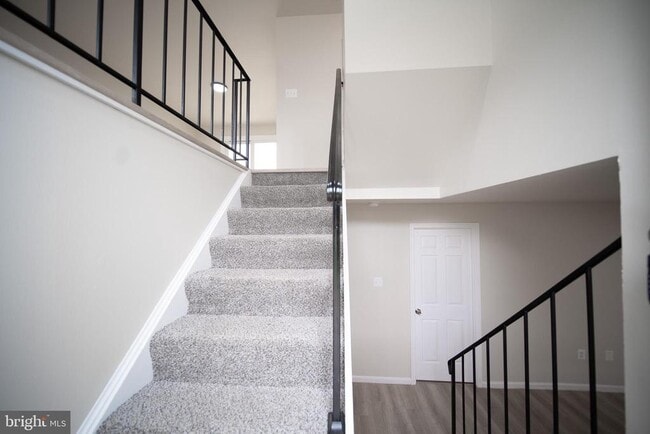 Building Photo - 11209 Caroline Ave