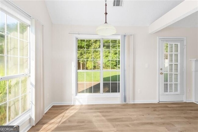 Building Photo - 1090 Norwalk Trce