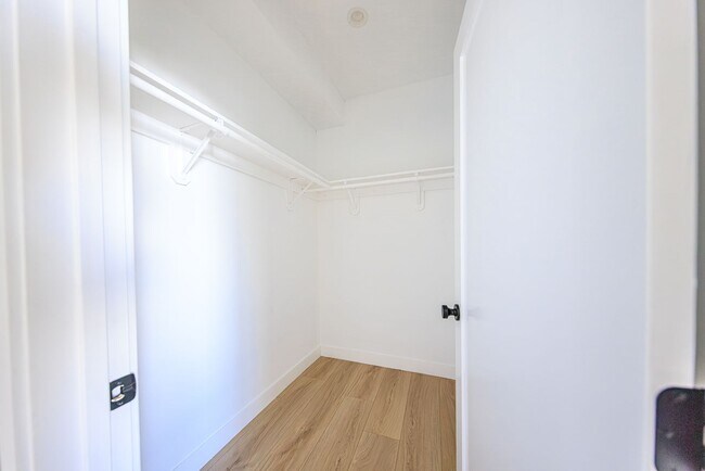 Building Photo - 1954 Purdue Ave