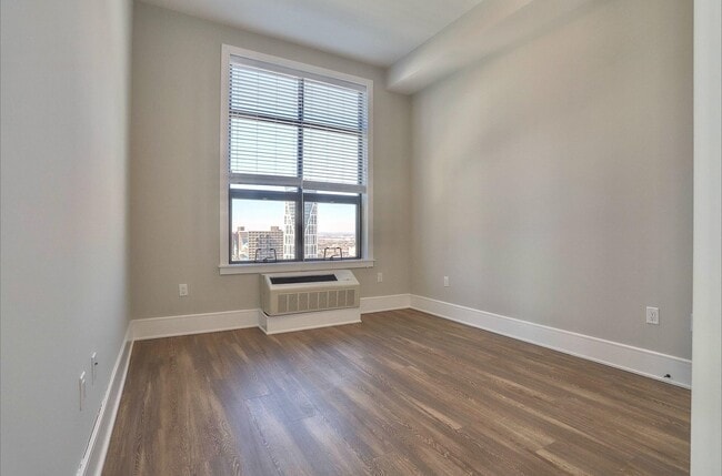 Building Photo - 32 Oakland Ave