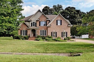 Building Photo - Spacious 5BR/4BA Home in Yorktown – Convenient Location and Comfortable Living